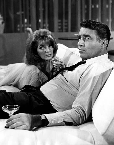 THE ALFRED HITCHCOCK HOUR, Julie London, Peter Lawford, 'The Crimson Witness' (Season 3, aired January 4, 1965), 1962-65
