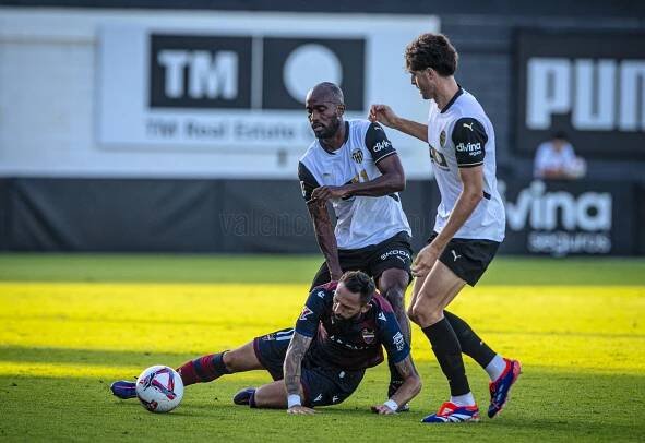 Match Report: Valencia CF draw 0-0 with Levante UD - Valencia CF