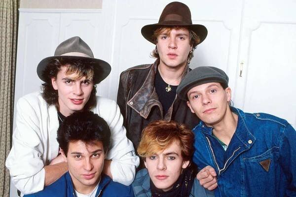 Group Portrait of British band Duran Duran in 1981. Left to right (back) bassist John Taylor, singer Simon Le Bon, (front) drummer Roger Taylor, keyboard player Nick Rhodes and guitarist Andy Taylor