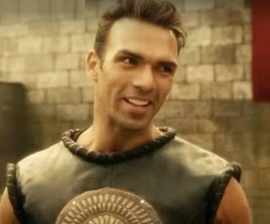 Darren Shahlavi