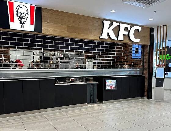 Dva dny otevřené KFC zkolabovalo. Lidé se dožadovali peněz | PrahaIN 