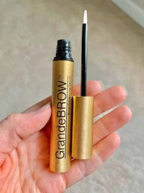 Does Grande Brow really work? Is it the best eyebrow growth serum? Read my honest Grande Brow Serum Review and check out my before/after photo results! 