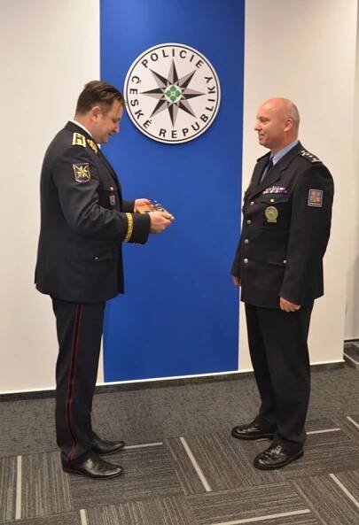 U Policie ČR končí po neuvěřitelných 44 letech kriminalisté Lottes a Žerovnický, odchází také plk. Bezouška | Týdeník Policie