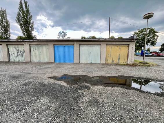 Prodej garáže 16 m² v Olomouci - Podešva Jiří - Realitní makléř Olomouc