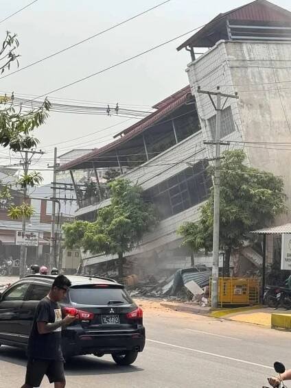 FOTO: Zemětřesení v Thajsku a Myanmaru napáchalo ohromné škody. – stránka 2