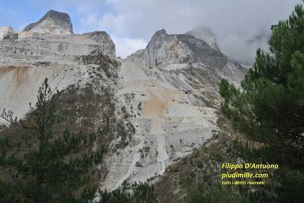 Alpi Apuane e cave di marmo