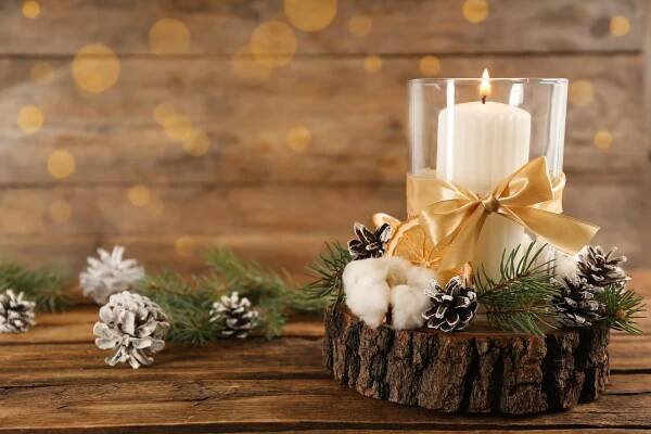 Půvabný vánoční svícen si vyrobíte za pár minut: je ozdobou štědrovečerního stolu, adventní věnec na něj nepatří