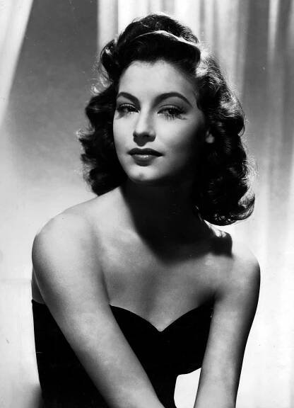 Ava Gardner: Photos of “The World’s Most Beautiful Animal”
