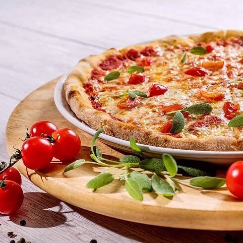 Domácí autentická italská pizza Margherita