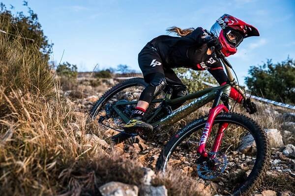 RockShox modernizuje DebonAir u vidlice Lyrik, Pike, Yari a Revelation | DoleKOP.COM