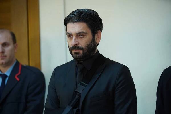 Kasaba Doktoru - Episode 19 - Z filmu - Ozan Akbaba