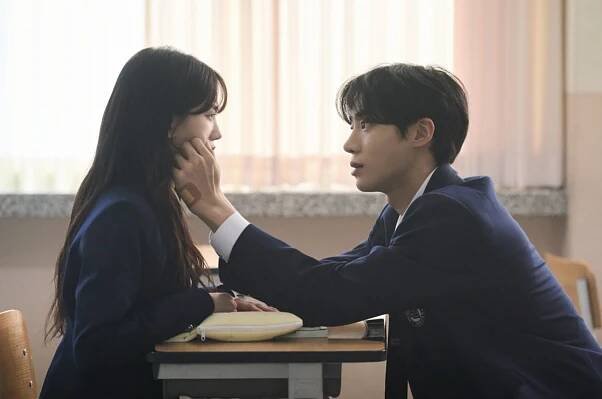 Head Over Heels Episode 10 Review: A Shocking Death That Pierces the Heart 4