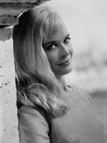 Shirley Eaton | Rikrek.com
