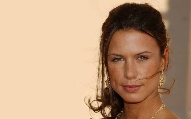 Rhona Mitra fotka
