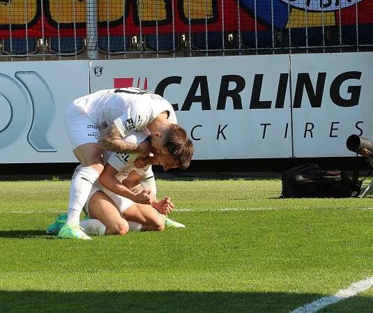 Fotbalisté Slovácka (bílé dresy) ve 28. kole FORTUNA:LIGY remizovali doma se Spartou Praha 1:1.