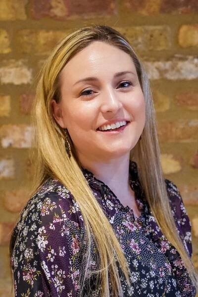 Caryn Jurek Head Shot as a Psychiatric Mental Health Nurse Practitioner with over 10 years of experience working in the mental health field in both psychiatry and medication management.