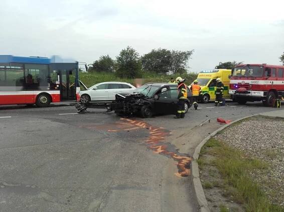 Hasiči zasahovali u nehody v Kojeticích