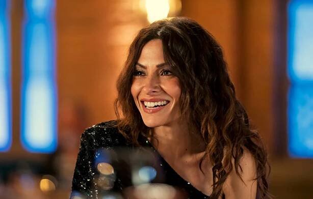 Stunning Sarah Shahi Posing for a Photoshoot Wallpaper