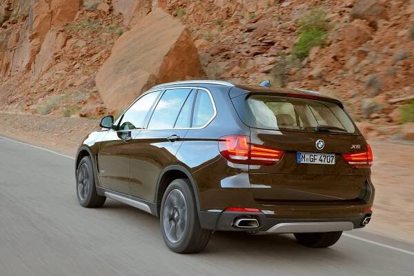 BMW X5: Podrobné specifikace vozidel & Interaktivní nástroj pro srovnání