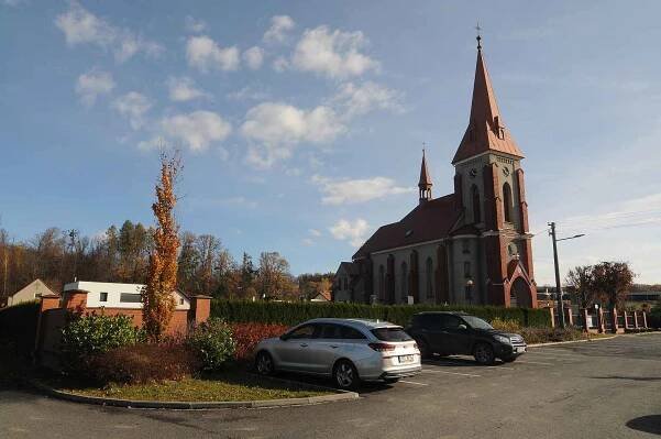 Kostel sv. Bartoloměje v Třanovicích.