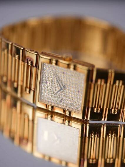 Piaget Dancer Diamond Ruby | discreet peacock