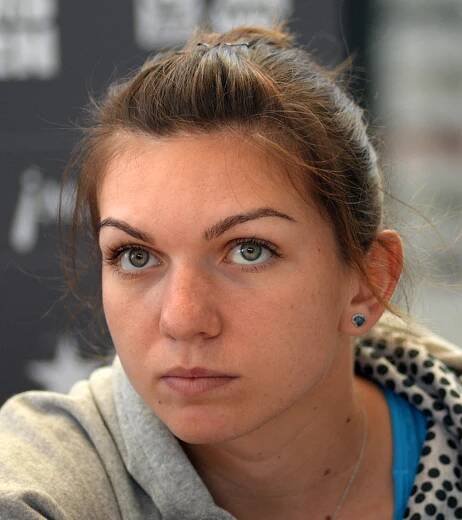 Súbor:Simona Halep at Madrid Open 2014.jpg