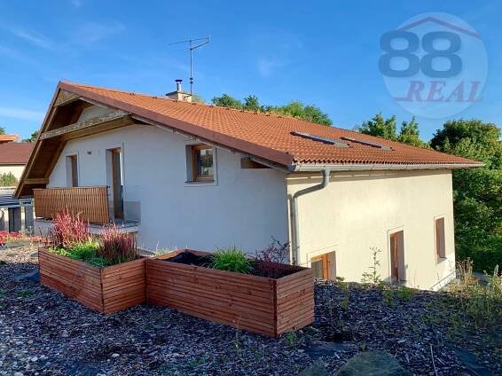 Prodej rodinného domu 258 m² s komerčními prostory, pozemek 543 m², V Zátiší, Klášterec nad Ohří – 88real