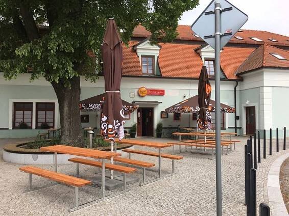 Restaurace Pod Lipou Nasavrky | Apetee