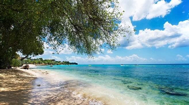 Waterside 402 apartment in Paynes Bay, Barbados