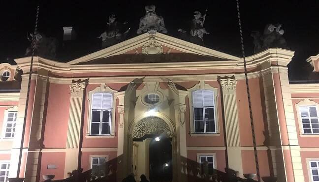 CHATEAU DOBRIS - Updated 2025 Guest house Reviews (Czech Republic)