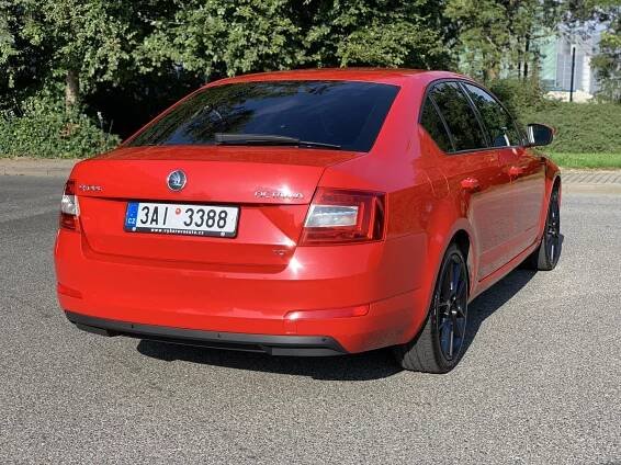 Škoda Octavia 2.0 TDi 110 kW/Liftback/ Elegance/Manuál - Výběrová auta