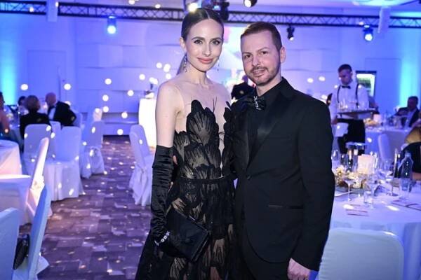 FOTO: Modelka Alena Prešnajderová zvolila krásné šaty. – stránka 6