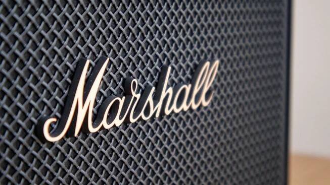 Marshall Kilburn III on a wooden surface