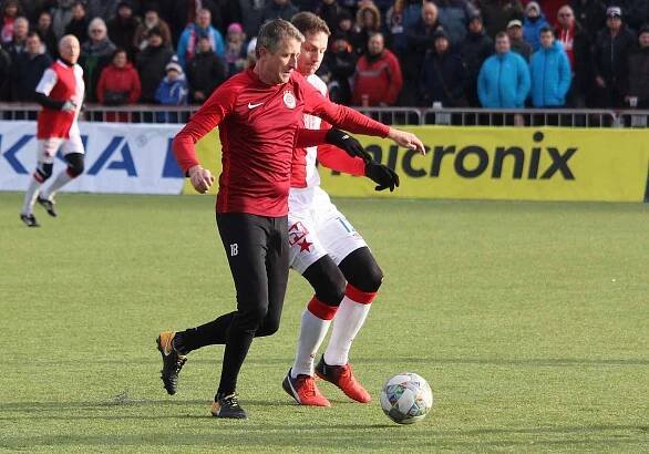 Slavia zdolala Slovácko 2:0, Plzeň prohrála, Boleslav vyhrála ve Zlíně 9:5