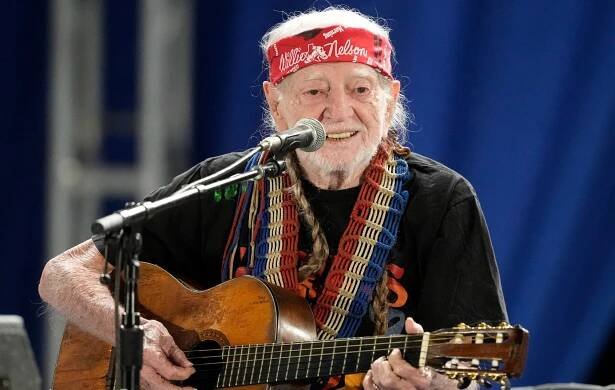Willie Nelson | Artists | NME.com