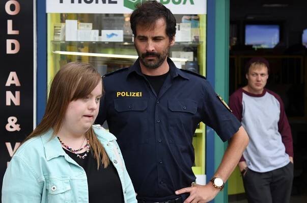 Toni, männlich, Hebamme - Eine Klasse für sich - Z filmu - Luisa Wöllisch, Marcel Mohab, Anselm Müllerschön
