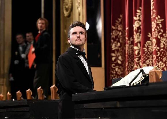 Jakub Hübner v muzikálu Fantom opery (photo Michaela Feuereislová)