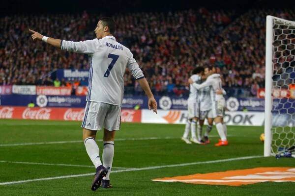 Real Madrid góly v nastaveních porazil Américu a je druhým finalistou MS klubů