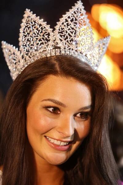 Přítel České Miss Švantnerové je fotbalista, missí nemoci se nebojí