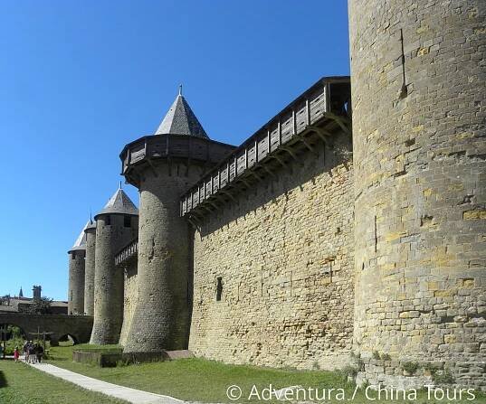 Carcassonne - Adventura.cz - poznávací dovolená, turistika, dovolená na kole