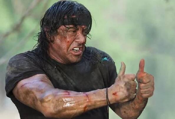 Sylvester Stallone ve snímku Rambo: Do pekla a zpět.