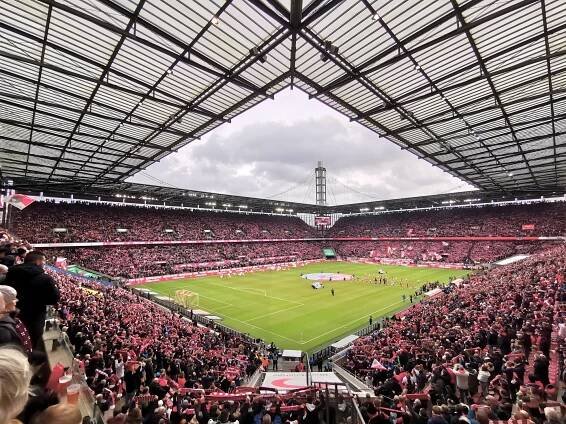 Stadiony pro fotbalové Euro. Čeští fanoušci budou mířit do Lipska a Hamburku