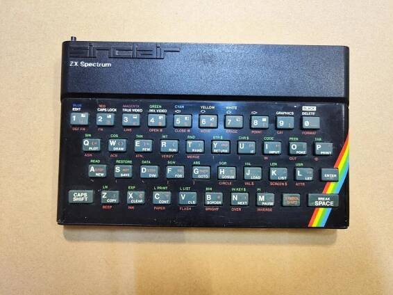 Sinclair zx spectrum - Počítače a hry
