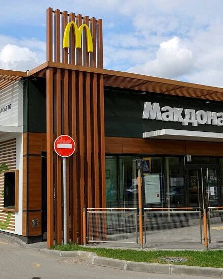 Mcdonald's will have a 15-year option to buy its restaurants in Russia back