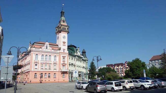 Soubor:Krnov, Budova radnice (červen 2022).jpg – Wikipedie
