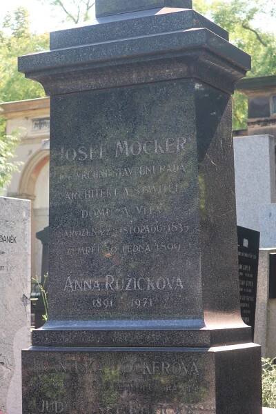 Josef Mocker, vlastní náhrobek, Vyšehradský hřbitov 3-41