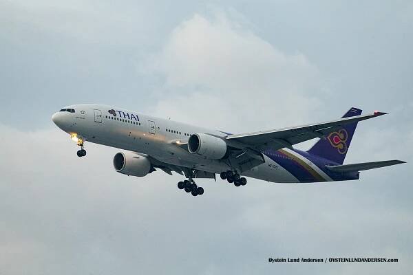 Thai Airways HS-TJS Boeing 777-200ER Jakarta Airport Sukarno Hatta 