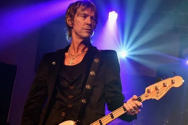 Duff McKagan Moonlights as Faith No More’s Gimp