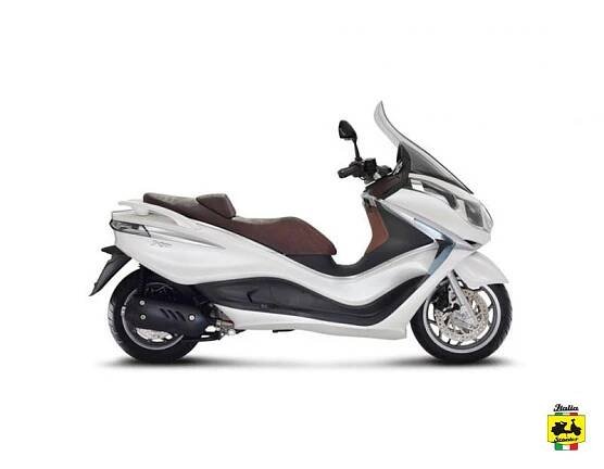 Piaggio X10 125