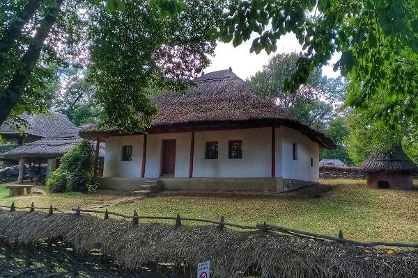 Romania and Moldova Tour from Bucharest to Chisinau (8 days) – Guid...